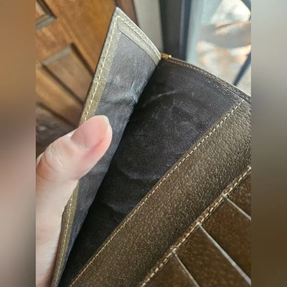 Vintage Gucci Wallet - Picture 6 of 10